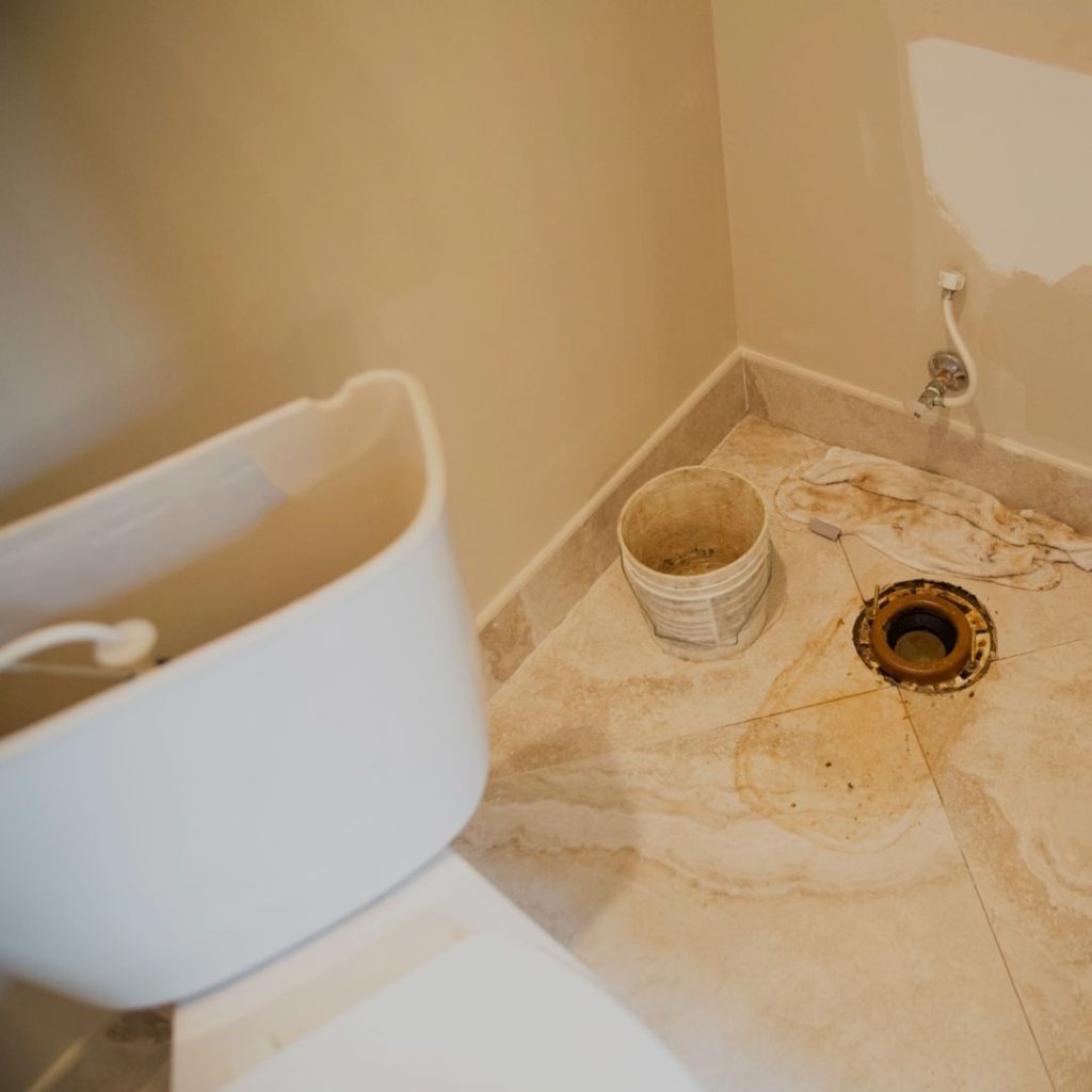toilet-in-bathroom-being-replaced