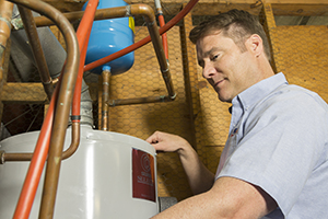 What's the Difference Between Tankless and Traditional Water Heaters ...